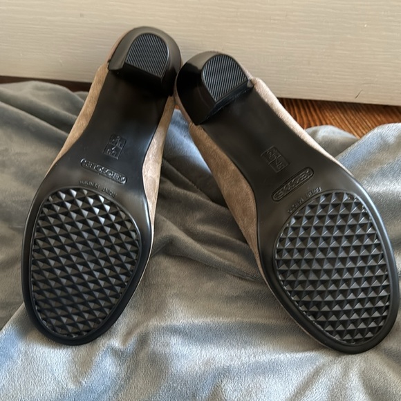 Adorable slingback heels - Picture 3 of 3